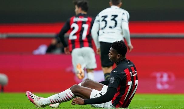 开云官网-破了？断了？还活着！残阵米兰技不如人却虽败犹荣！