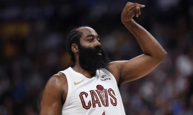 开云官网-胜老鹰发布会！阿特金森日常赞双核谈阿伦伤势，米切尔提夺冠话题